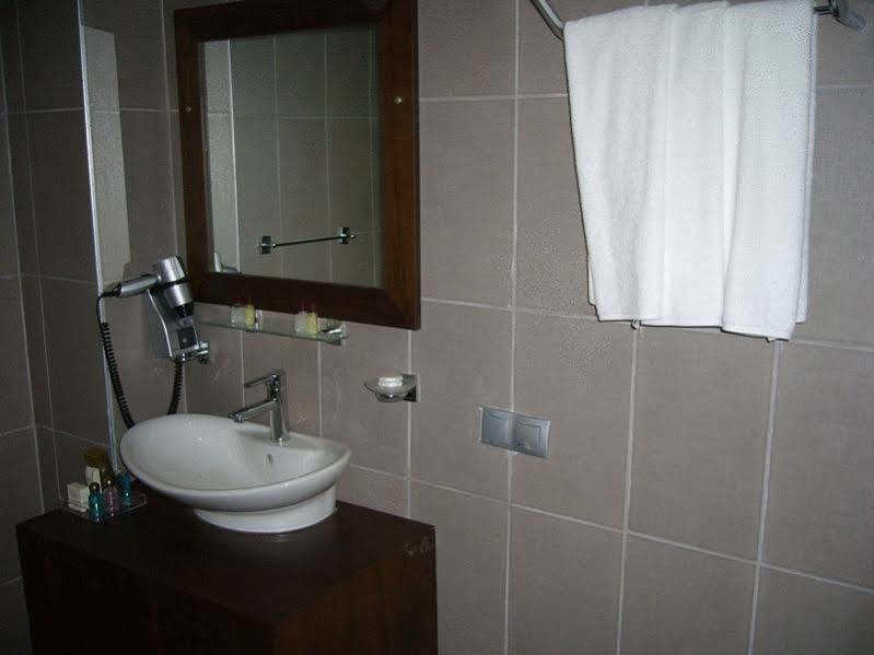 City Wall Hotel Istanbul Bagian luar foto